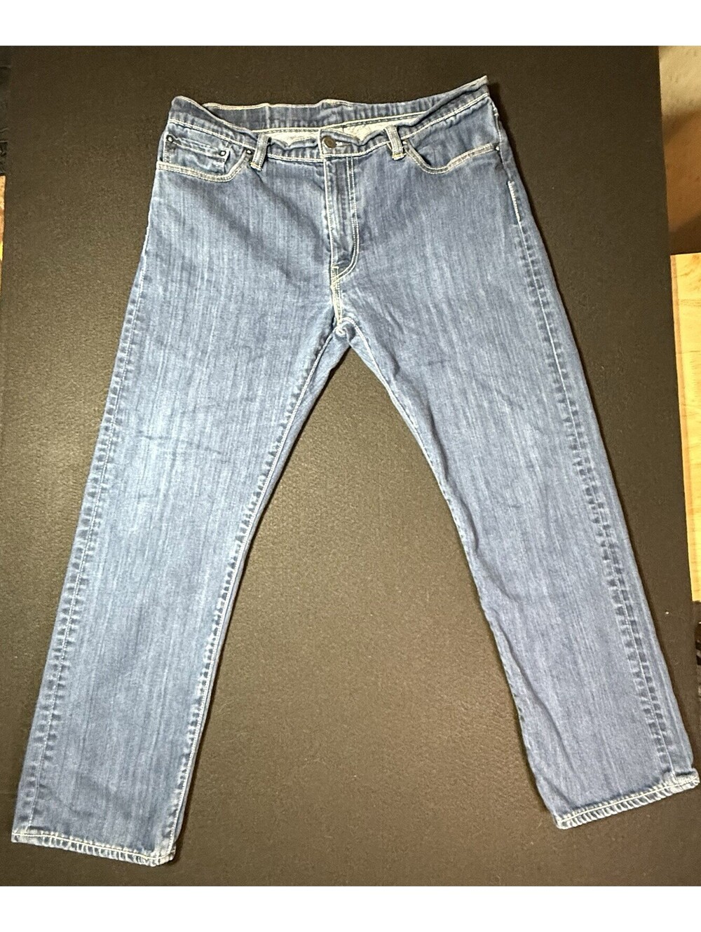 Levi’s Men’s Blue Medium Wash Denim Straight Jeans Regular Fit Mid Rise 5-Pocket